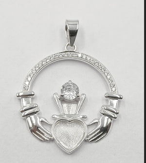 Silver Claddagh Necklace Silver Claddagh Necklace
