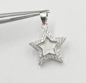 Stunning Silver Star Necklace Stunning Silver Star Necklace