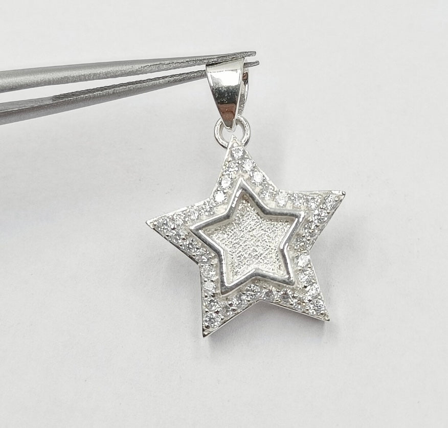 Stunning Silver Star Necklace